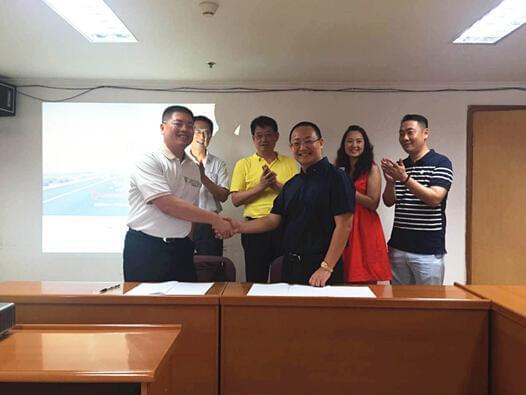 重庆市扶贫开发协会牵手台湾李照雄慈善基金 举办 音爱无限 大型慈善演唱会